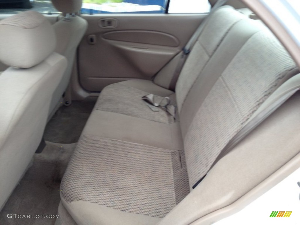2001 Escort SE Sedan - Oxford White / Medium Prairie Tan photo #20
