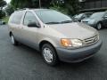 Front 3/4 View of 2003 Sienna LE