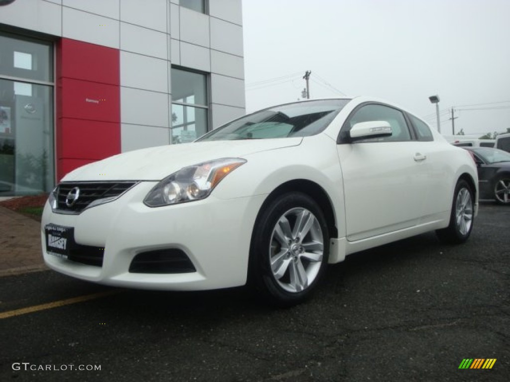 Winter Frost White Nissan Altima