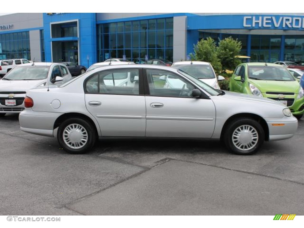 2002 Malibu Sedan - Galaxy Silver Metallic / Gray photo #1