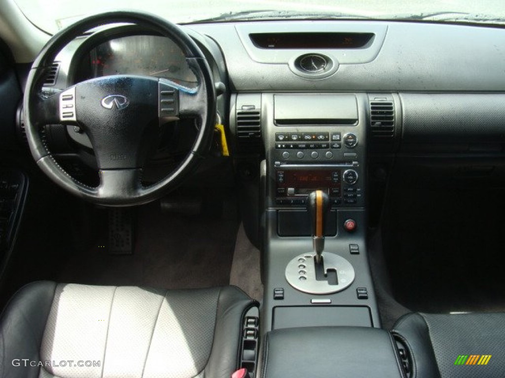 2004 G 35 x Sedan - Black Obsidian / Graphite photo #17