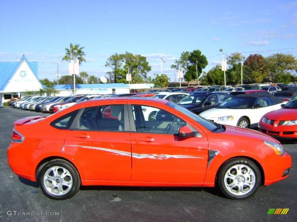 2008 Focus SES Sedan - Vermillion Red / Medium Stone photo #8