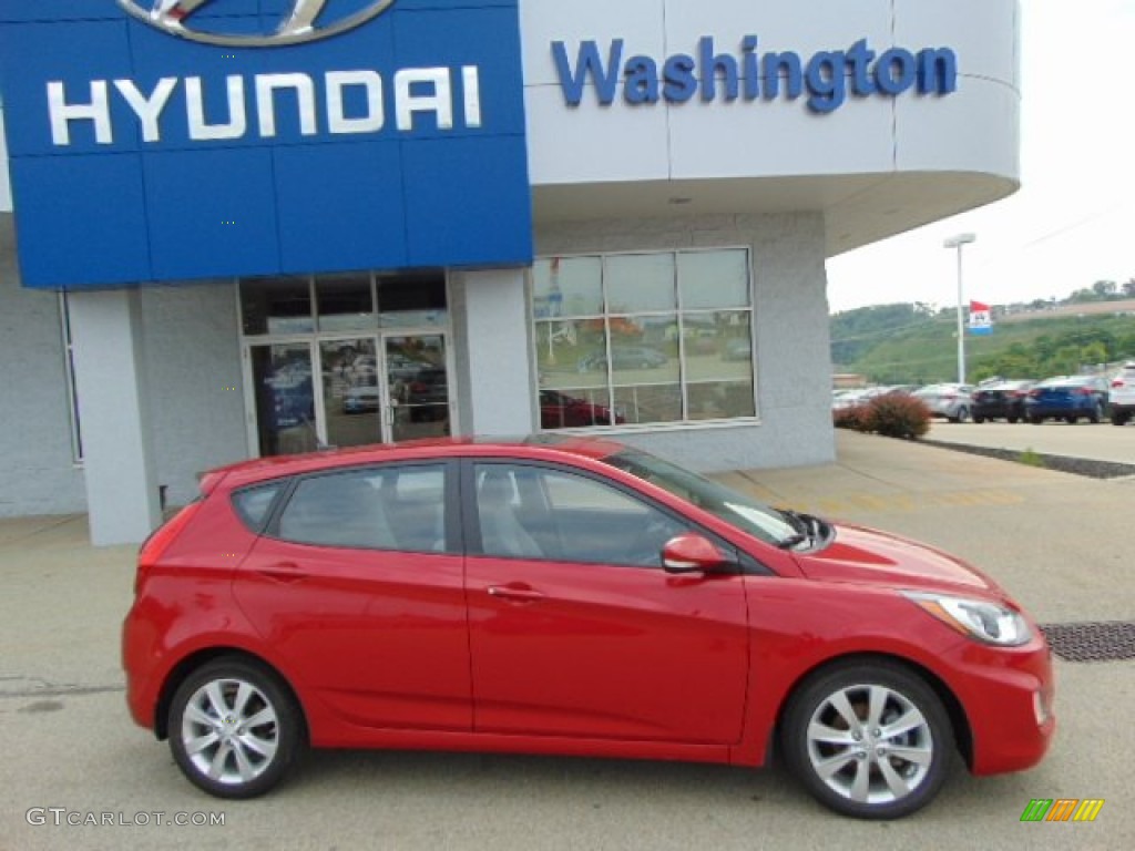 2013 Accent SE 5 Door - Boston Red / Gray photo #2