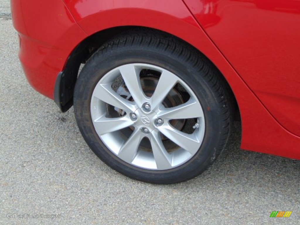 2013 Accent SE 5 Door - Boston Red / Gray photo #3