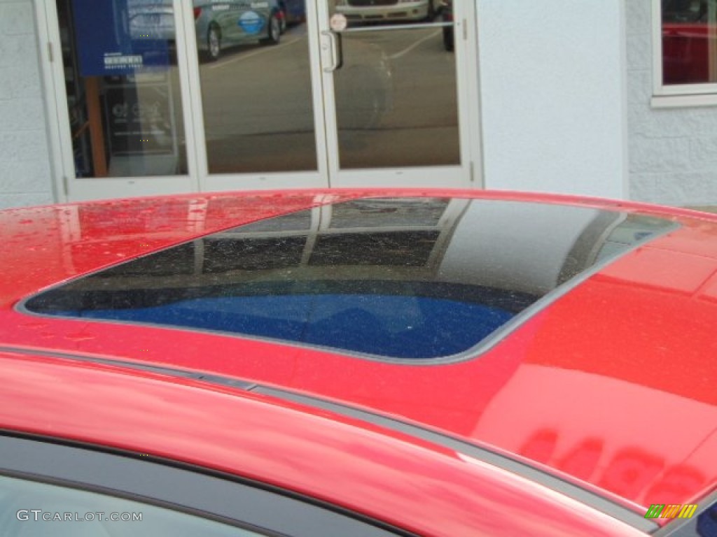2013 Accent SE 5 Door - Boston Red / Gray photo #4