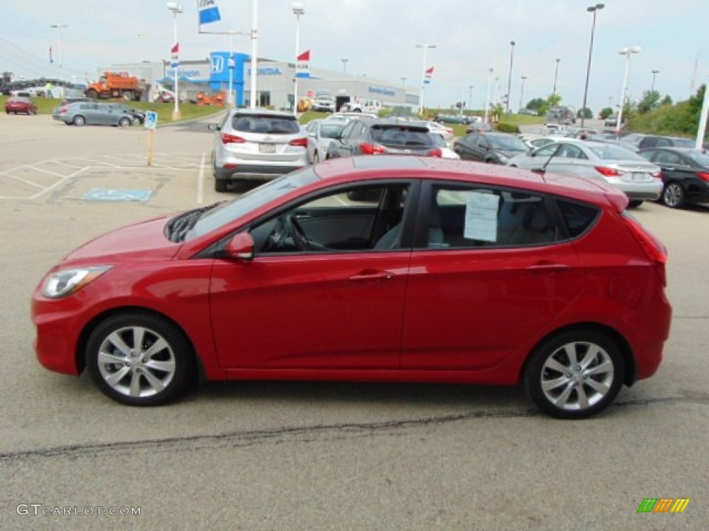 2013 Accent SE 5 Door - Boston Red / Gray photo #7