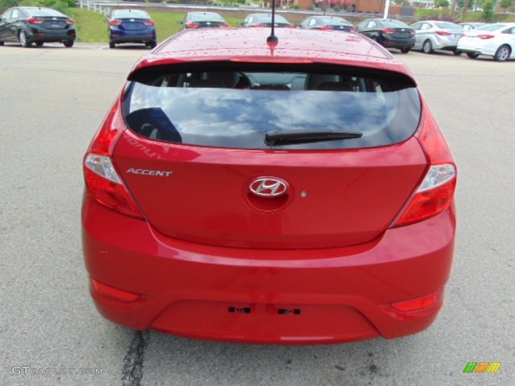 2013 Accent SE 5 Door - Boston Red / Gray photo #9