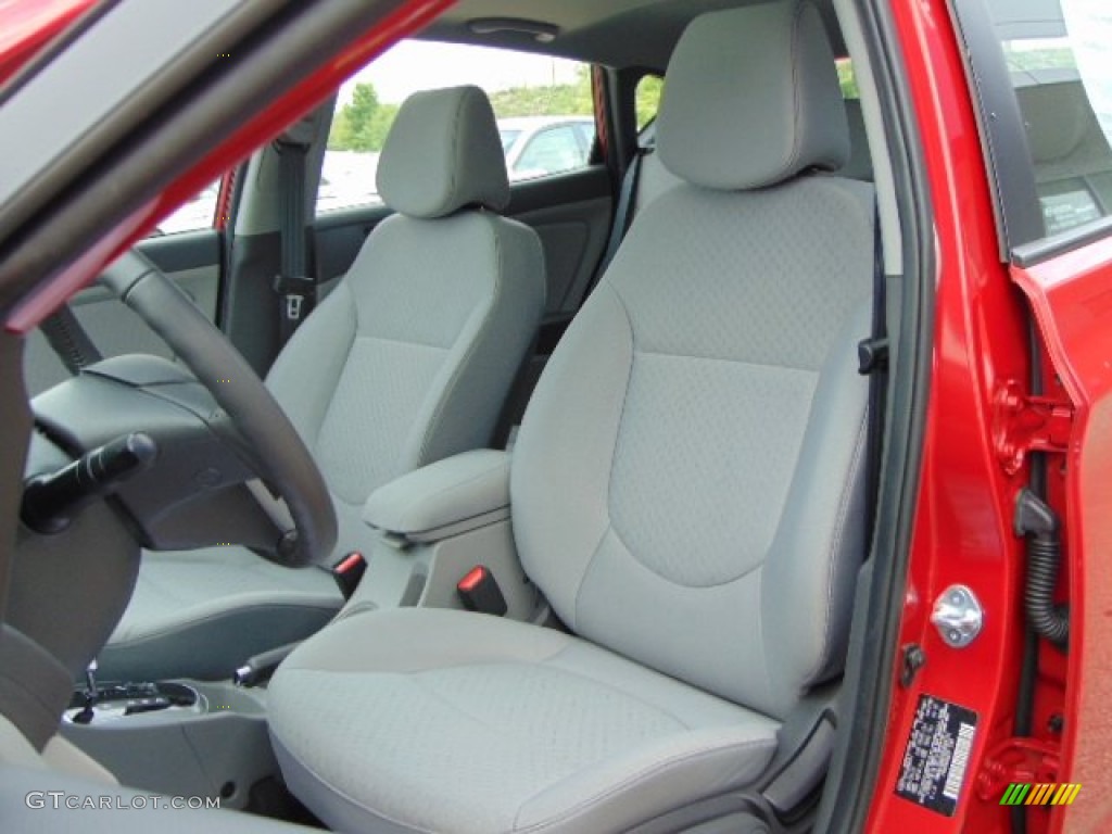 2013 Accent SE 5 Door - Boston Red / Gray photo #12