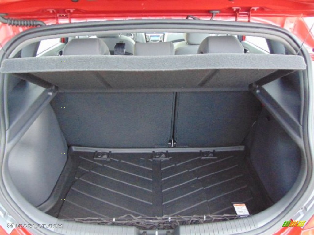 2013 Accent SE 5 Door - Boston Red / Gray photo #17