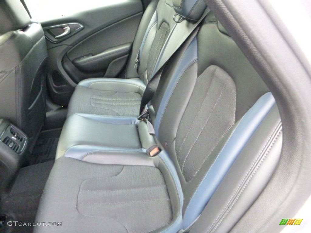 2015 200 S AWD - Billet Silver Metallic / Black photo #14