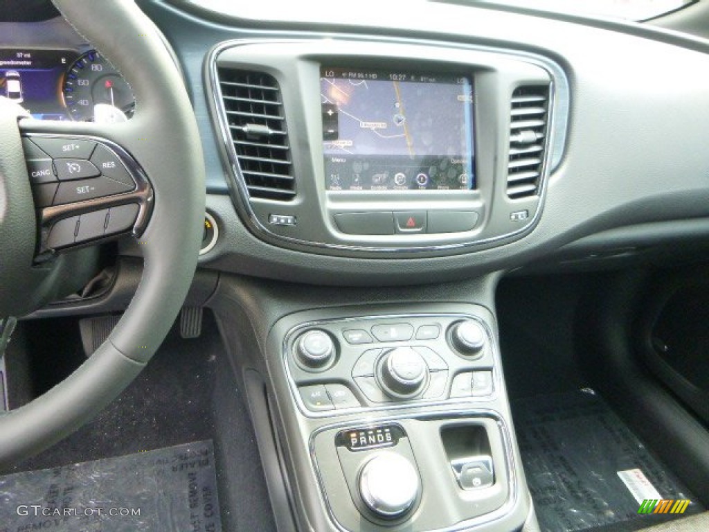 2015 Chrysler 200 S AWD Controls Photos