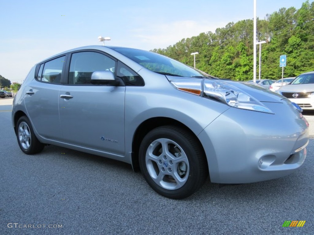 Brilliant Silver 2014 Nissan LEAF SV Exterior Photo #94457456