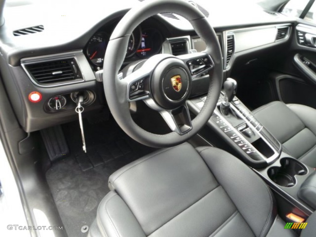 Black Interior 2015 Porsche Macan Turbo Photo #94459475