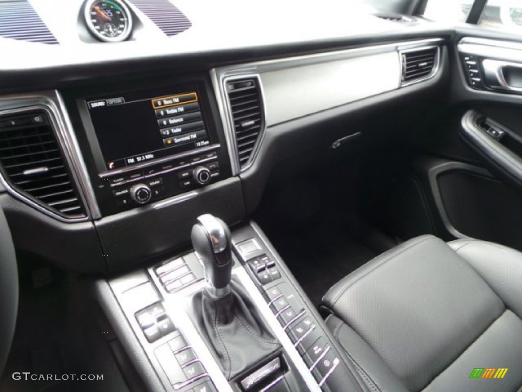 2015 Porsche Macan Turbo Controls Photo #94459493
