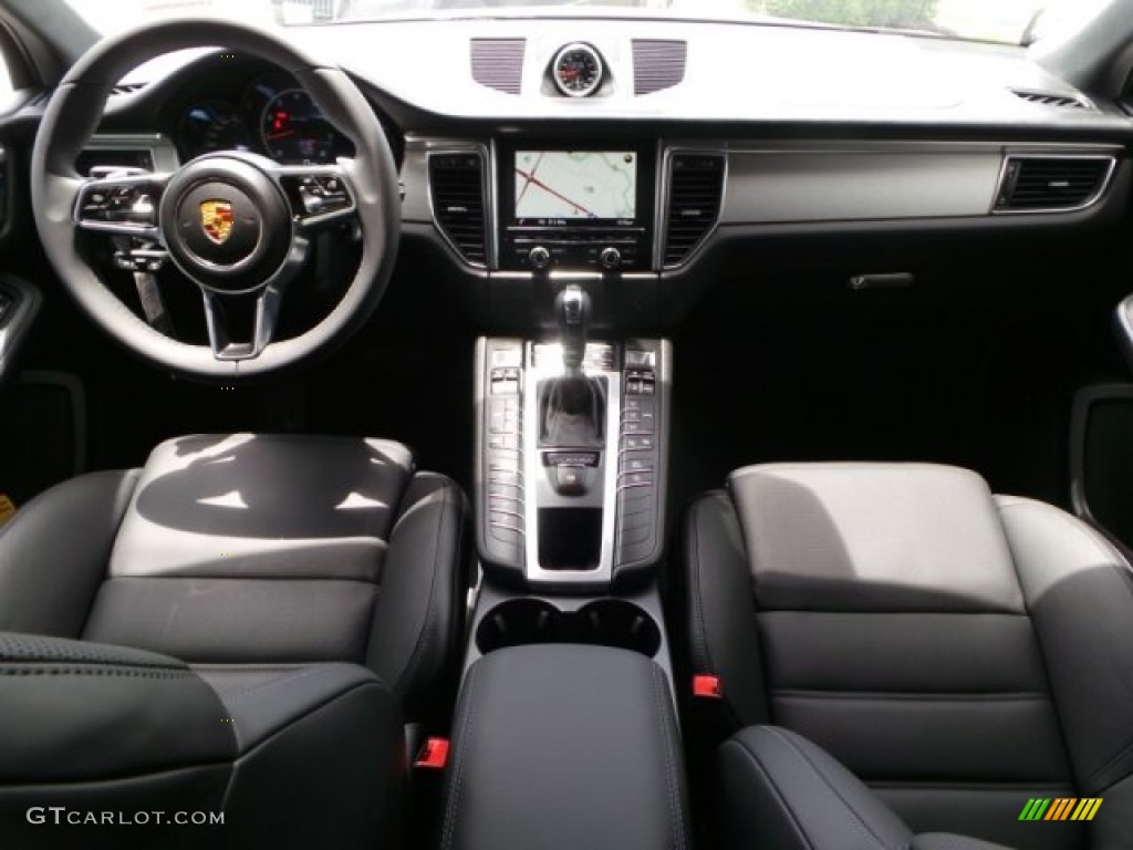 2015 Porsche Macan Turbo Black Dashboard Photo #94459604