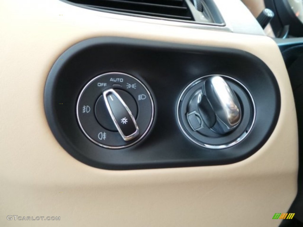 2015 Porsche Macan Turbo Controls Photo #94459781