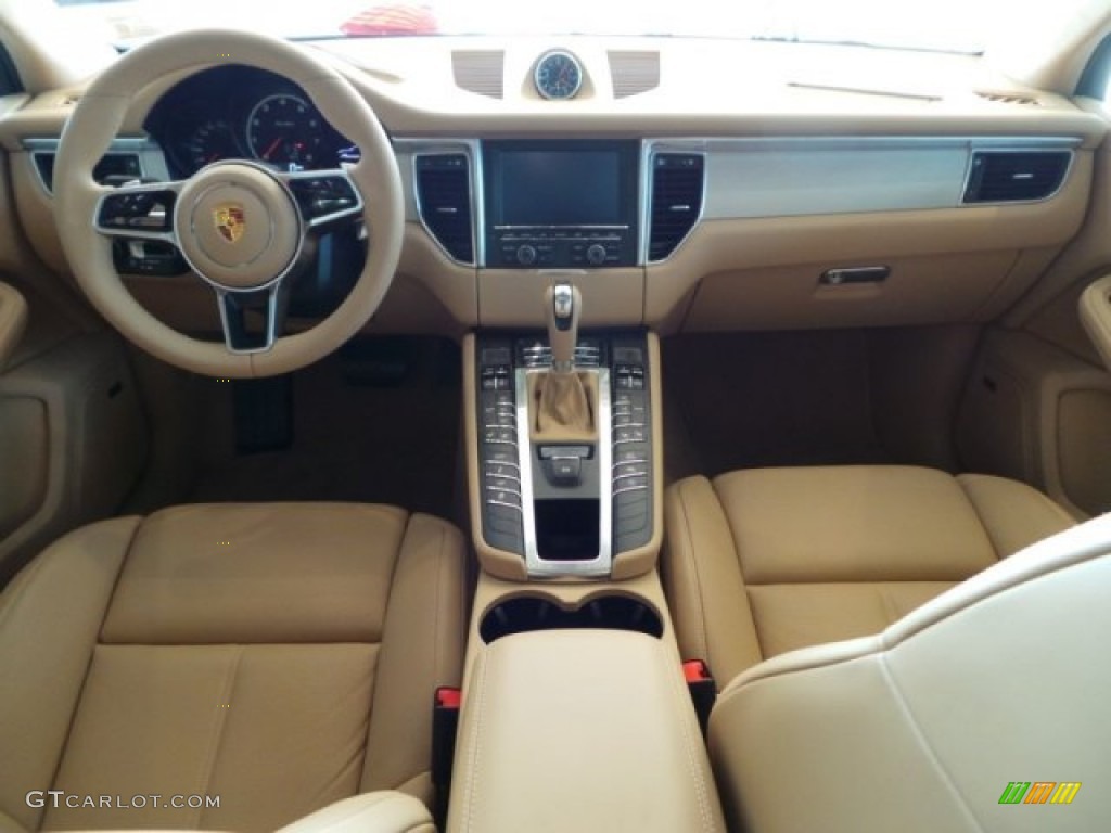 2015 Porsche Macan Turbo Luxor Beige Dashboard Photo #94459802