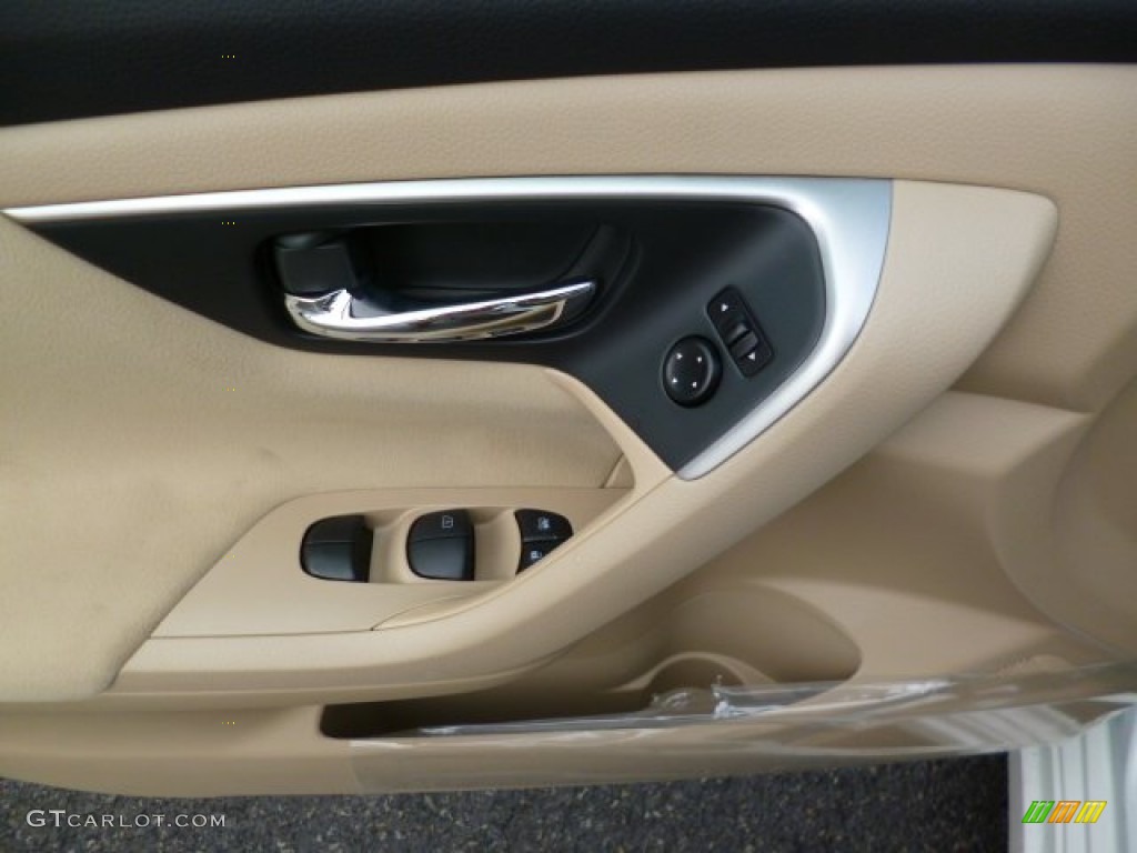 2015 Nissan Altima 2.5 S Beige Door Panel Photo #94463695