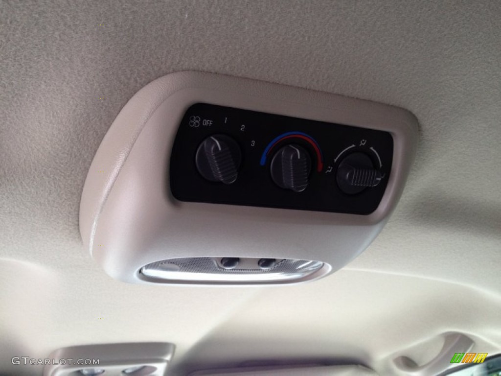 2002 Suburban 1500 LS - Onyx Black / Medium Gray/Neutral photo #27