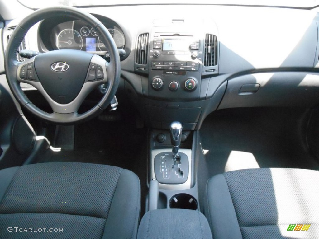 2009 Elantra Touring - Black Pearl / Black photo #15