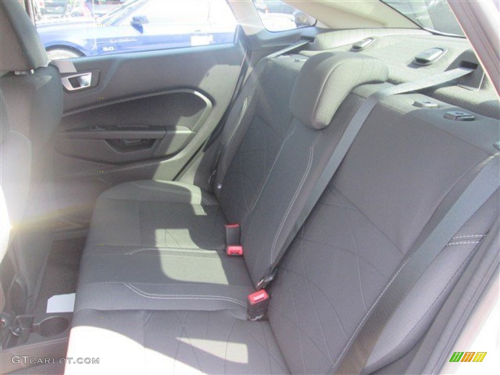 2014 Fiesta SE Sedan - Ingot Silver / Charcoal Black photo #12
