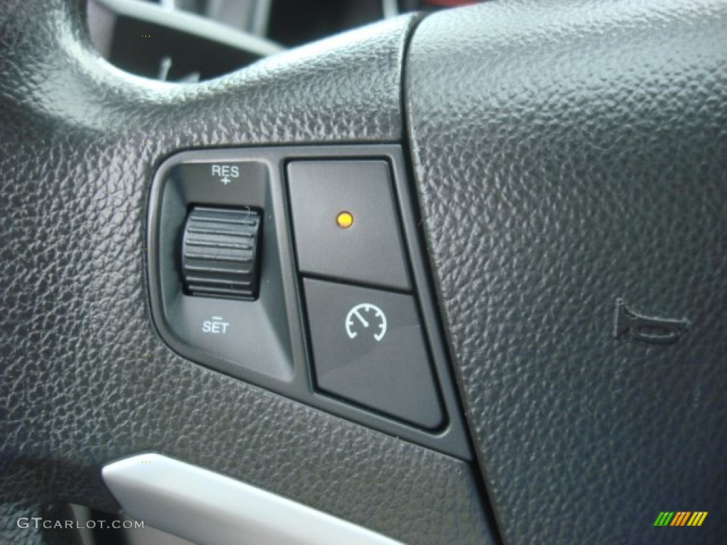 2008 Saturn VUE XE 3.5 AWD Controls Photo #94478670