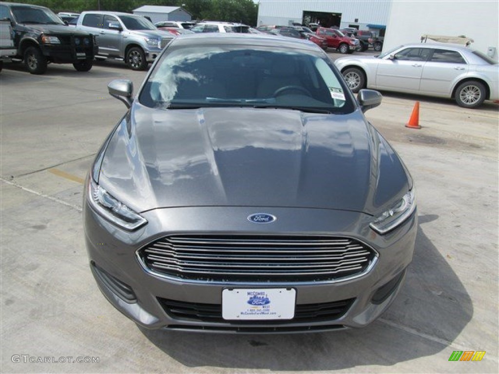2014 Fusion S - Sterling Gray / Earth Gray photo #3