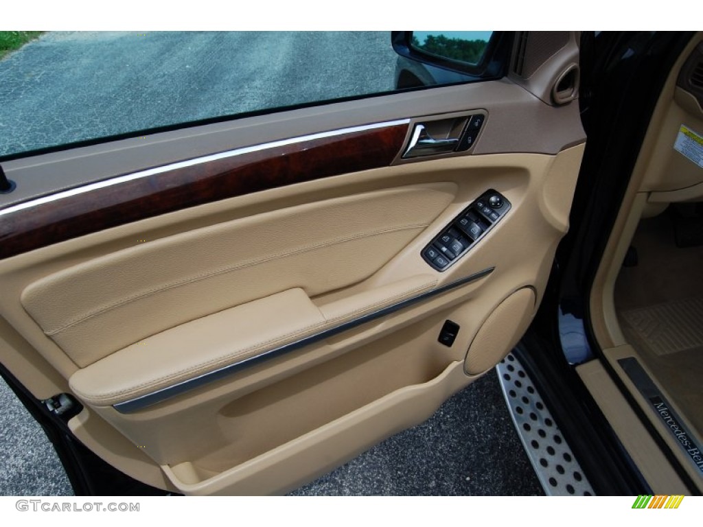 2008 Mercedes-Benz GL 550 4Matic Macadamia Door Panel Photo #94480447