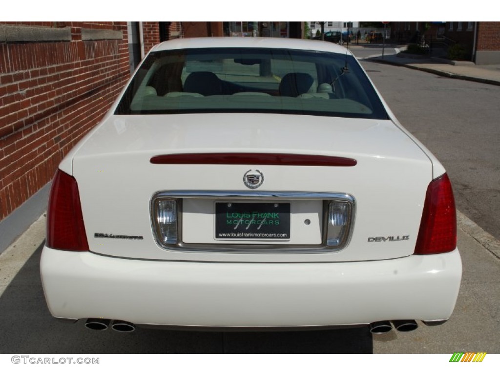 2002 DeVille Sedan - Cotillion White / Oatmeal photo #8