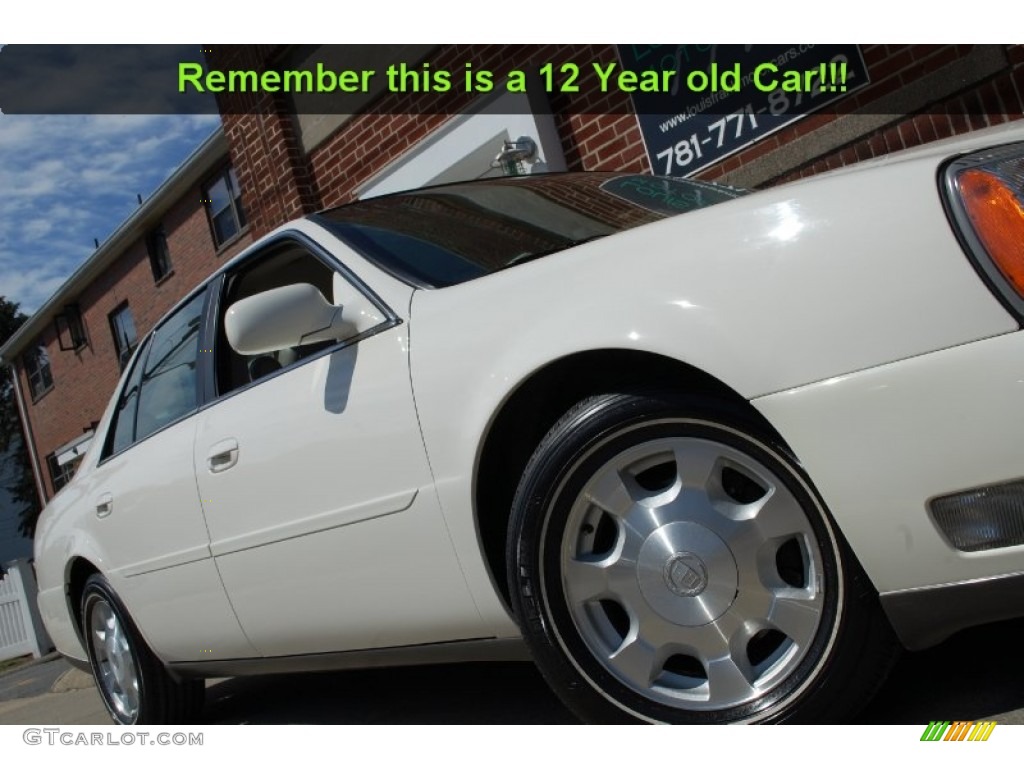 2002 DeVille Sedan - Cotillion White / Oatmeal photo #15