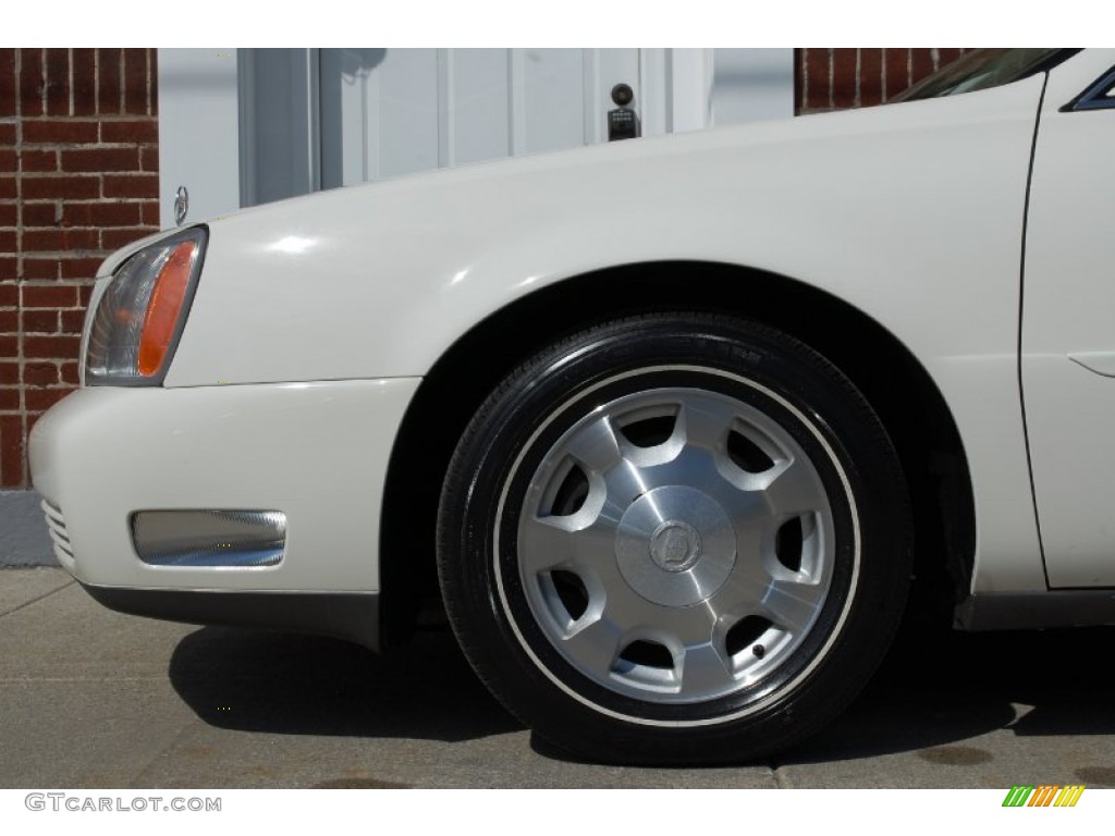 2002 DeVille Sedan - Cotillion White / Oatmeal photo #23