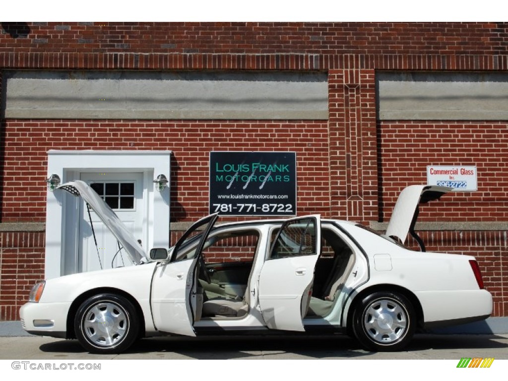 2002 DeVille Sedan - Cotillion White / Oatmeal photo #35