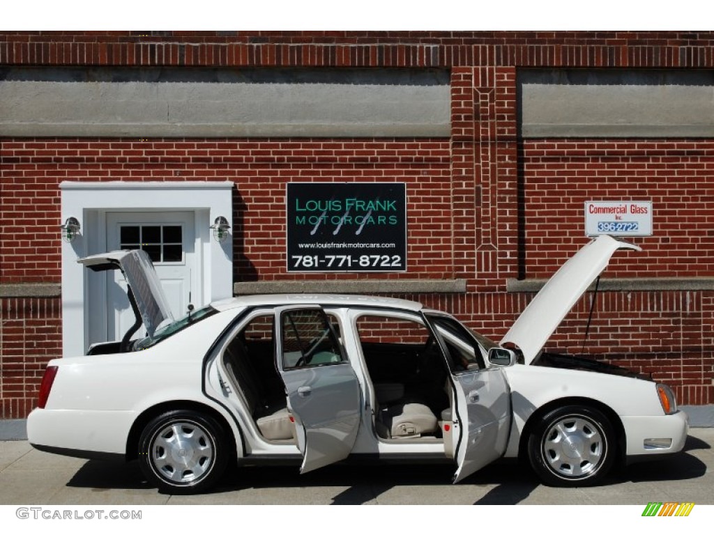 2002 DeVille Sedan - Cotillion White / Oatmeal photo #36
