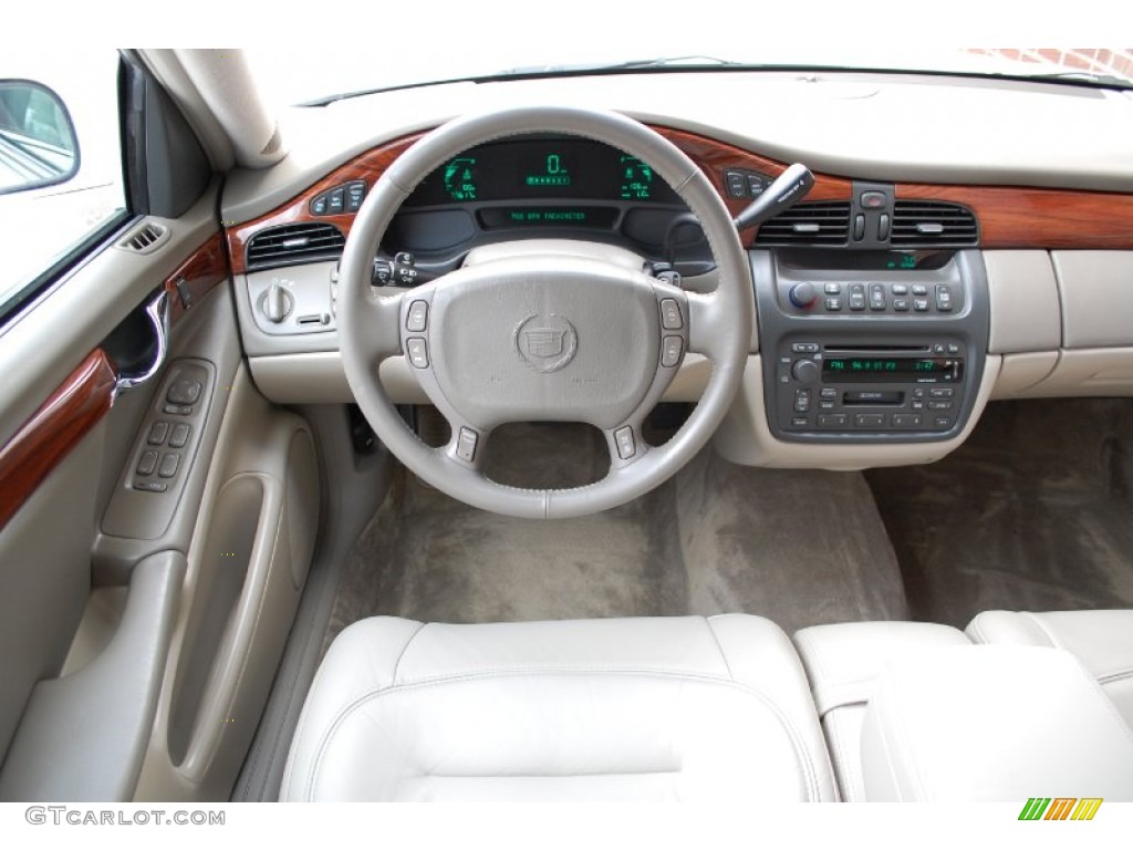 2002 DeVille Sedan - Cotillion White / Oatmeal photo #50