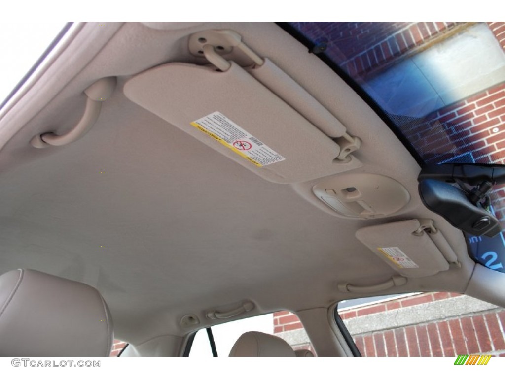 2002 DeVille Sedan - Cotillion White / Oatmeal photo #77