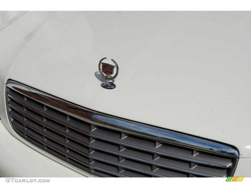 2002 DeVille Sedan - Cotillion White / Oatmeal photo #90