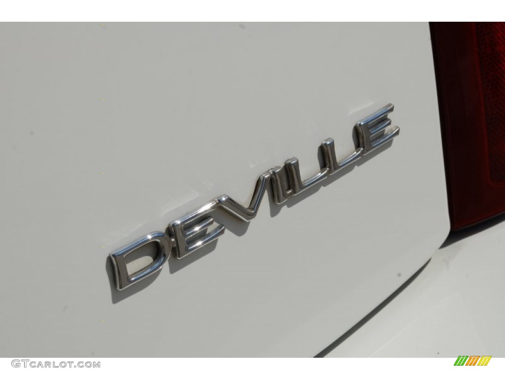 2002 DeVille Sedan - Cotillion White / Oatmeal photo #97