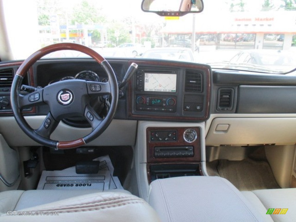 2006 Cadillac Escalade ESV AWD Platinum Dashboard Photos