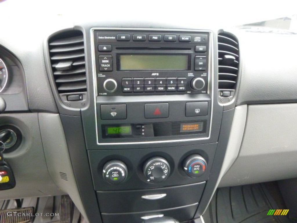 2009 Sorento LX 4x4 - Bright Silver / Gray photo #16