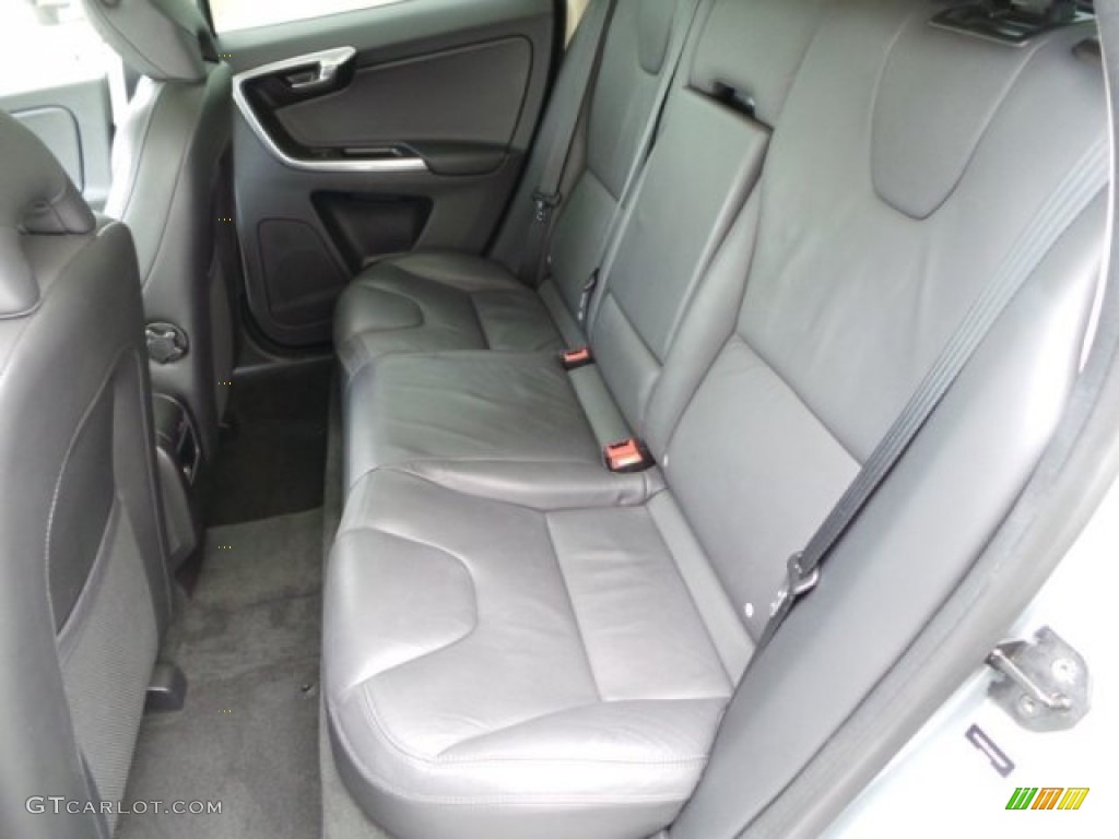 2013 Volvo XC60 3.2 Rear Seat Photos