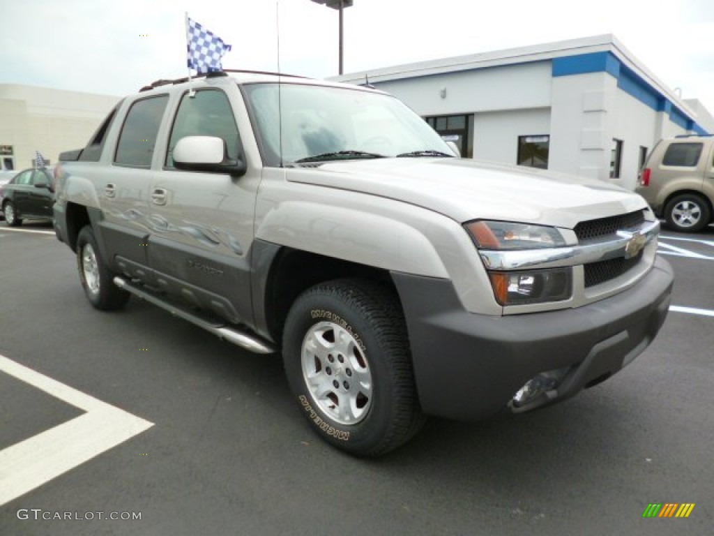 2004 Avalanche 1500 4x4 - Silver Birch Metallic / Dark Charcoal photo #1