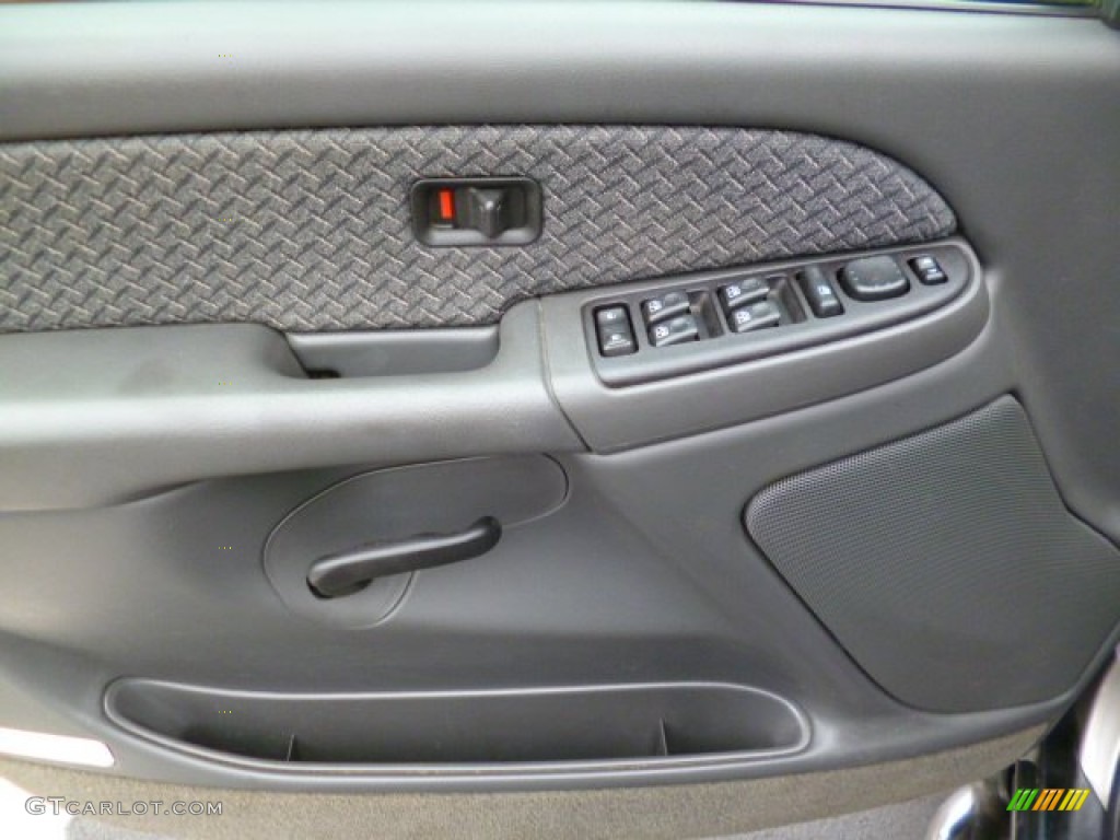 2004 Avalanche 1500 4x4 - Silver Birch Metallic / Dark Charcoal photo #17