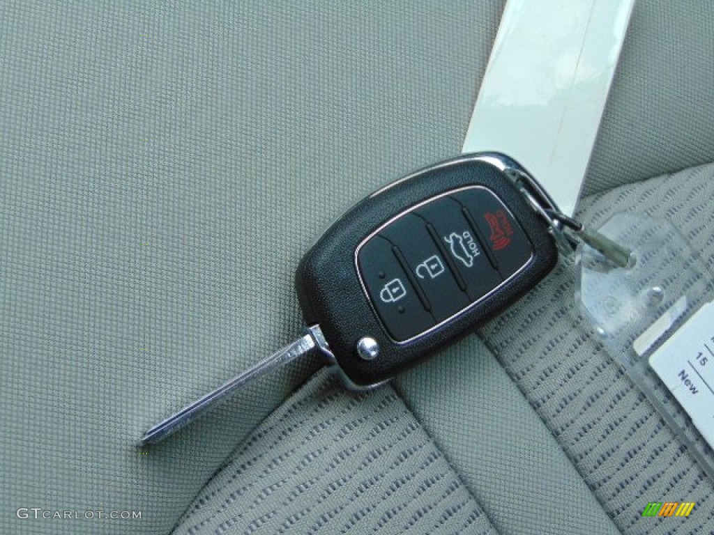 2015 Hyundai Sonata SE Keys Photos