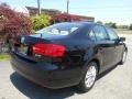Black - Jetta SE Sedan Photo No. 4