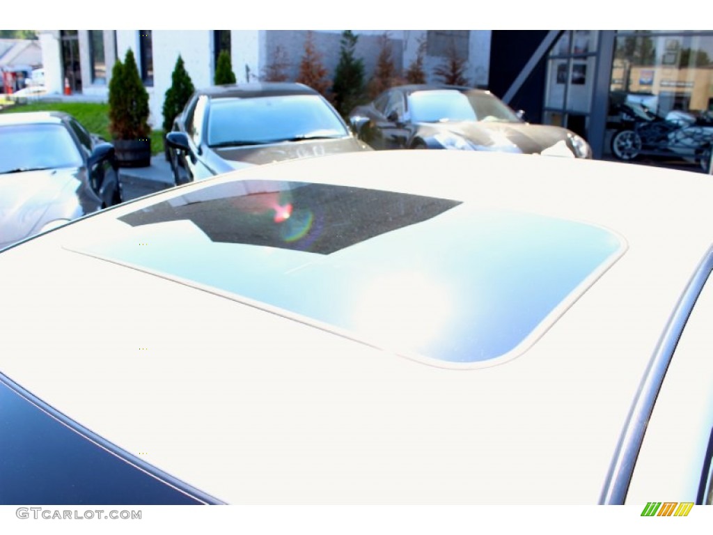2011 G 25 x AWD Sedan - Moonlight White / Graphite photo #28