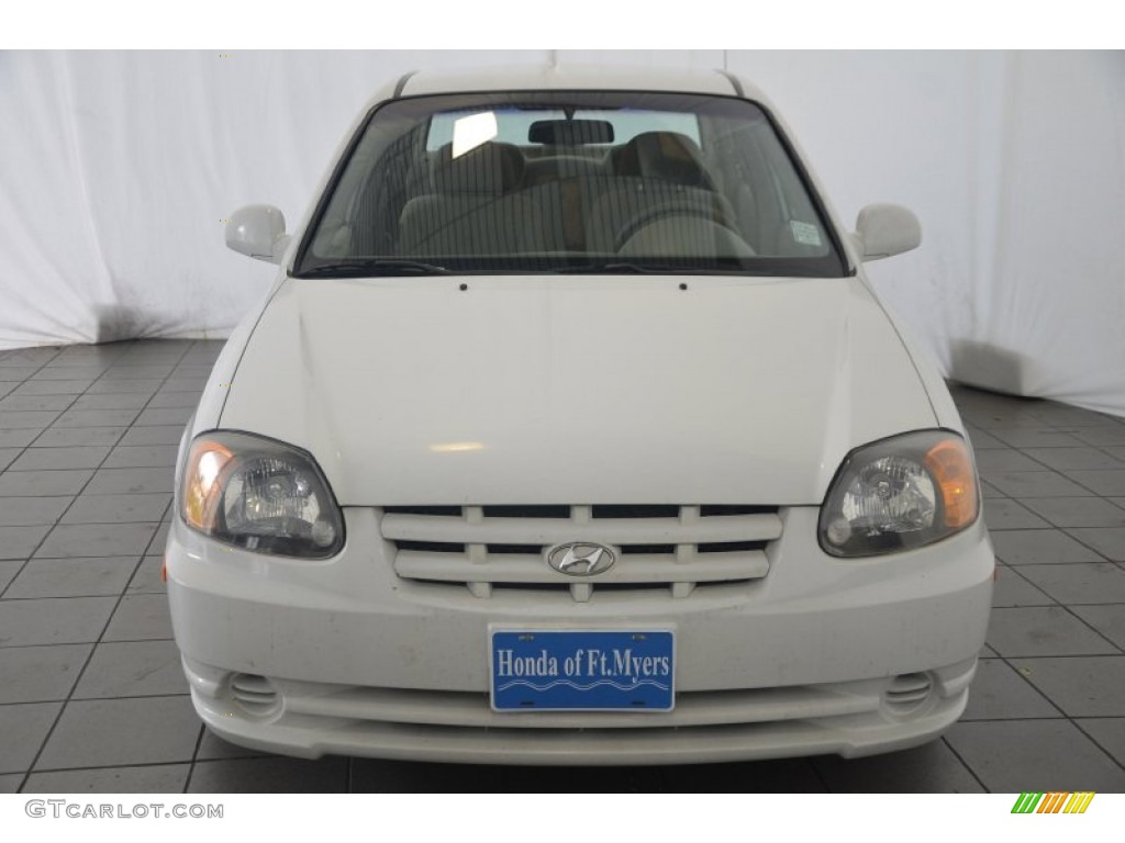 2004 Accent GL Sedan - Noble White / Gray photo #2