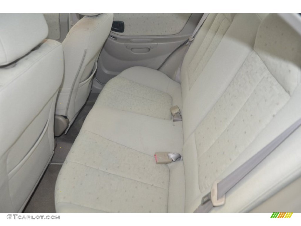 2004 Accent GL Sedan - Noble White / Gray photo #18