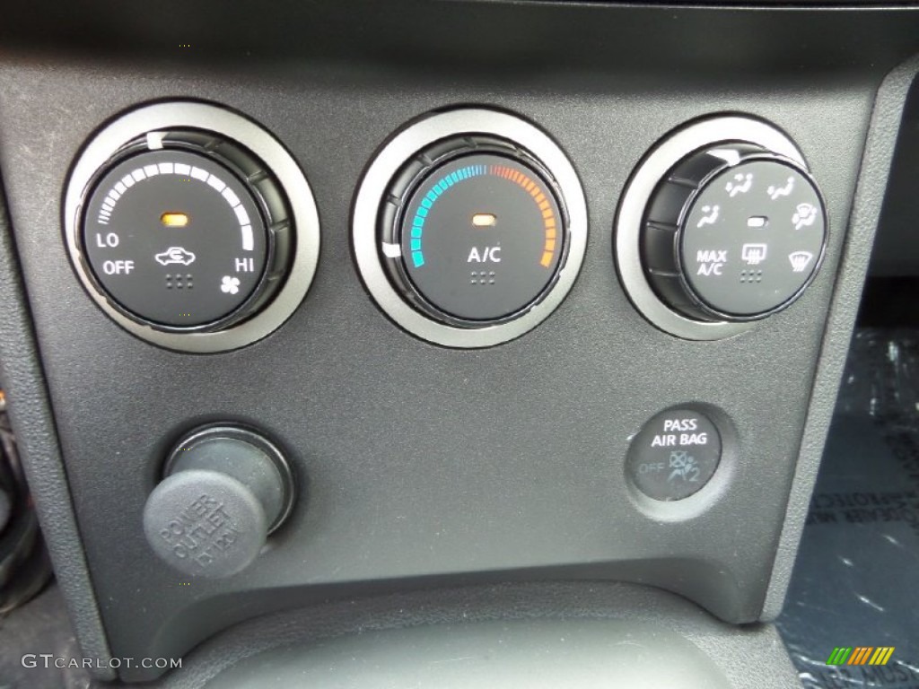2011 Rogue S AWD - Gotham Gray Metallic / Gray photo #18