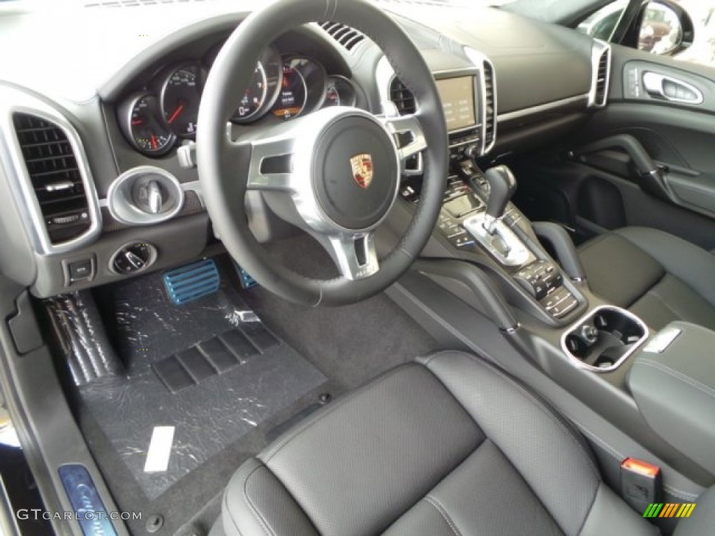 Black Interior 2014 Porsche Cayenne Turbo S Photo #94521633