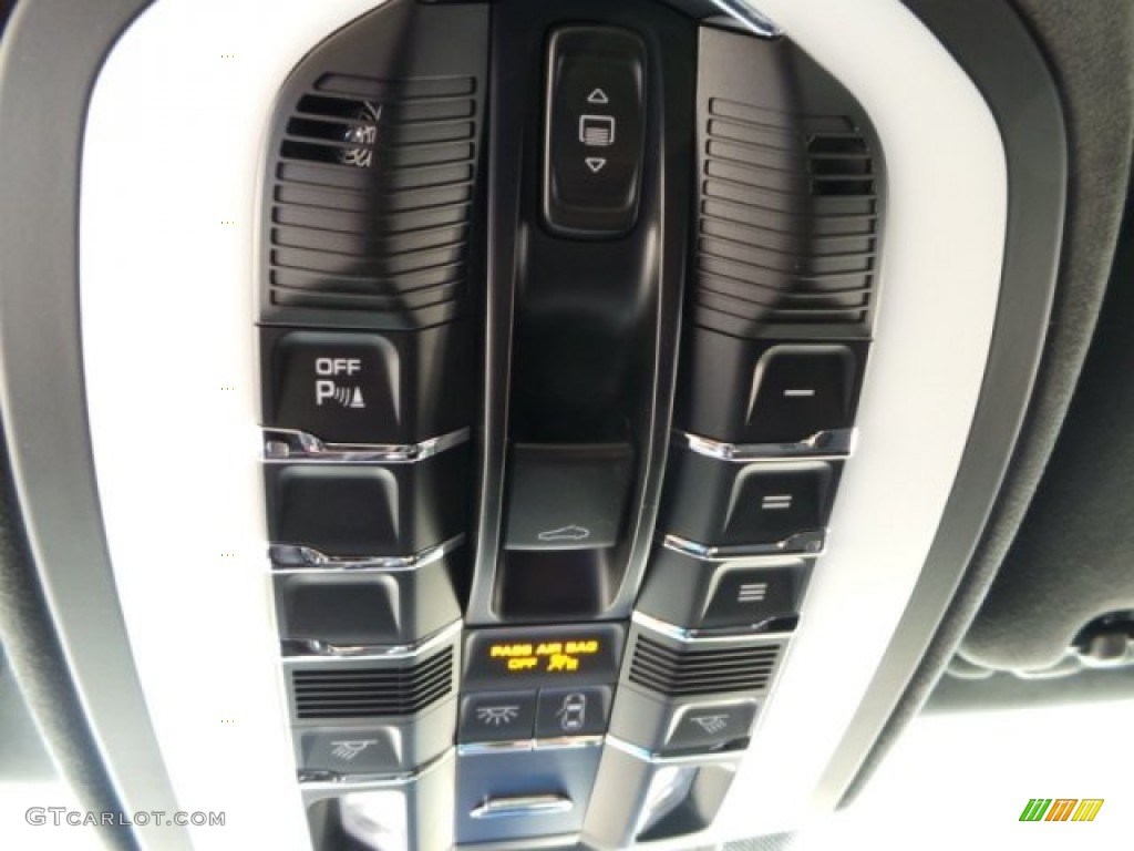 2014 Porsche Cayenne Turbo S Controls Photo #94521741